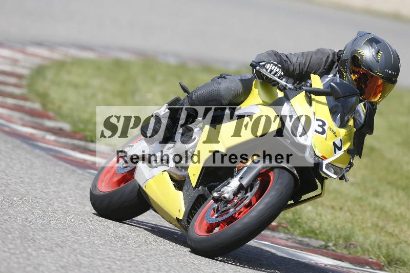 /Archiv-2025/09 22.04.2025 Cornu Master School ADR/gruen-vert/32